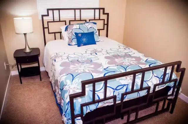 Comfy Upstairs Suite close to Red Deer Hospital